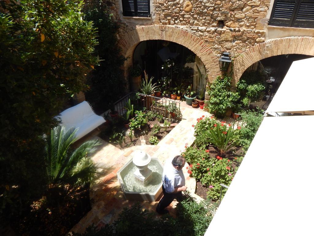 Hotel De La Font Peralada Dış mekan fotoğraf